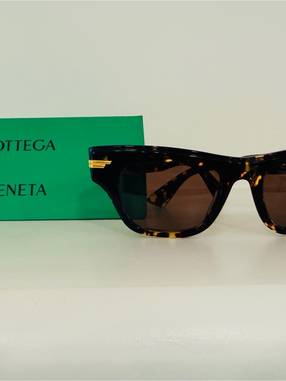 Bottega Veneta Tortoiseshell Frame with Gold Hardware